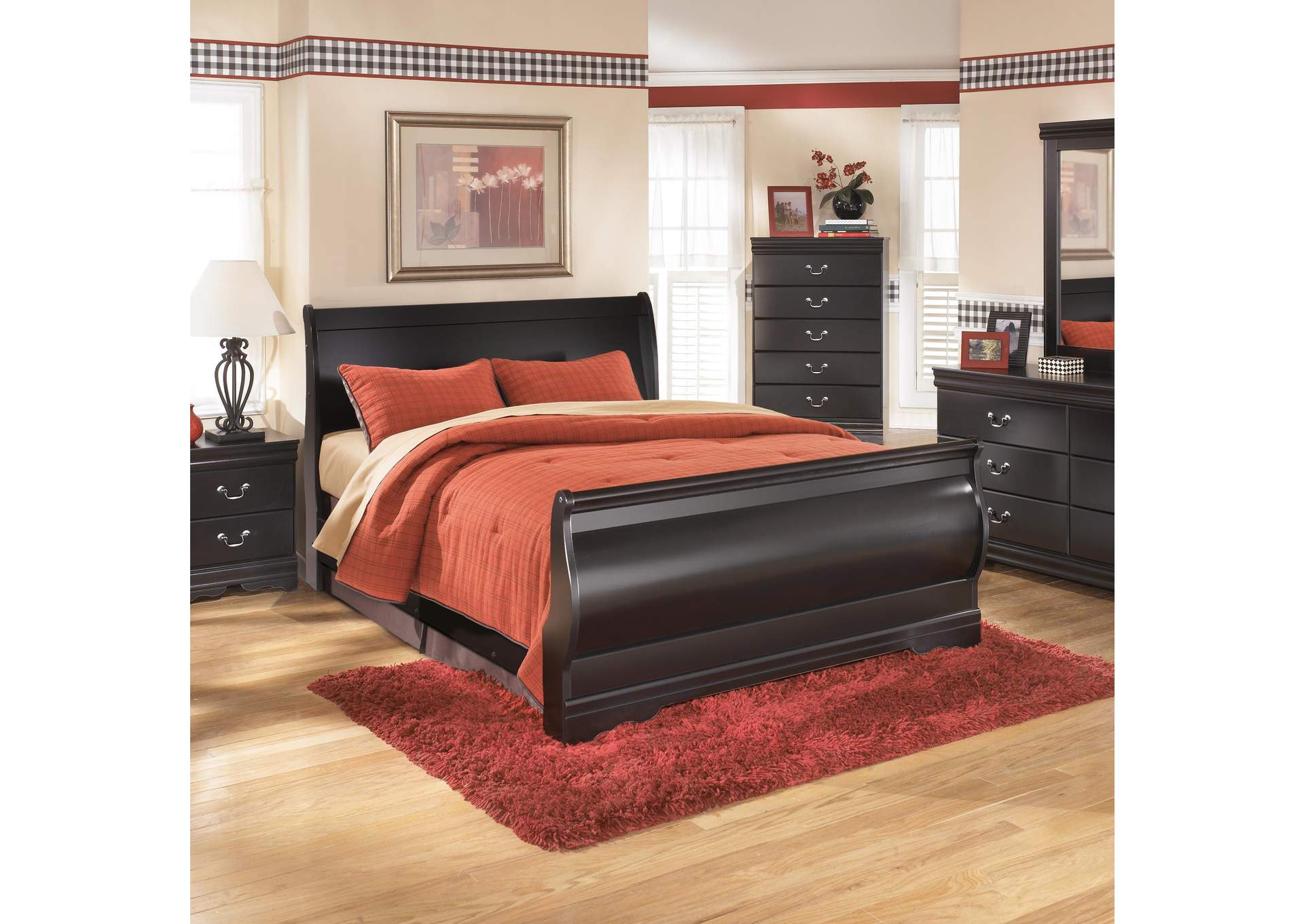 Huey Vineyard Queen Sleigh Bed with Mirrored Dresser, Chest and 2 Nightstands