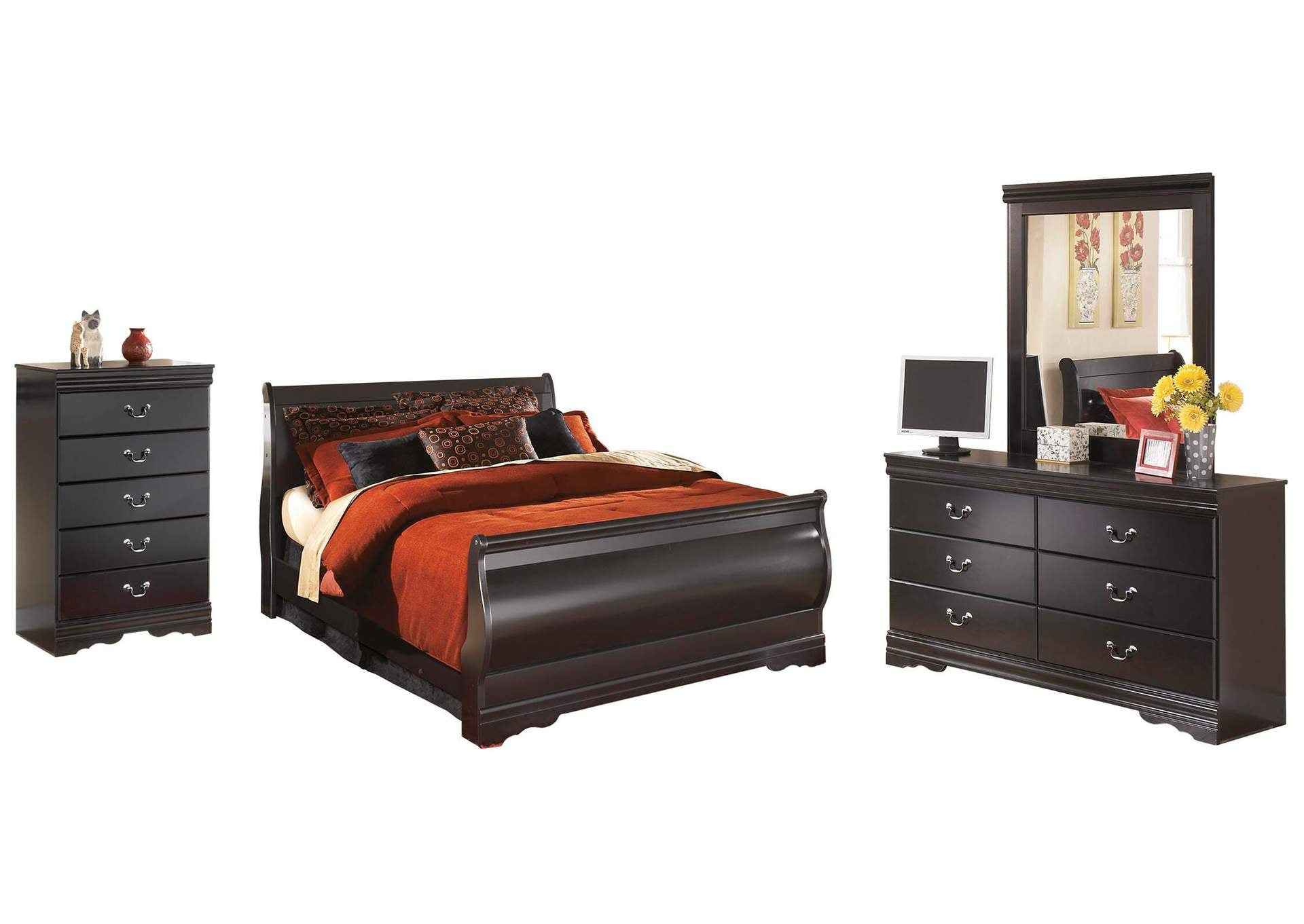Huey Vineyard Queen Sleigh Bed with Mirrored Dresser and Chest
