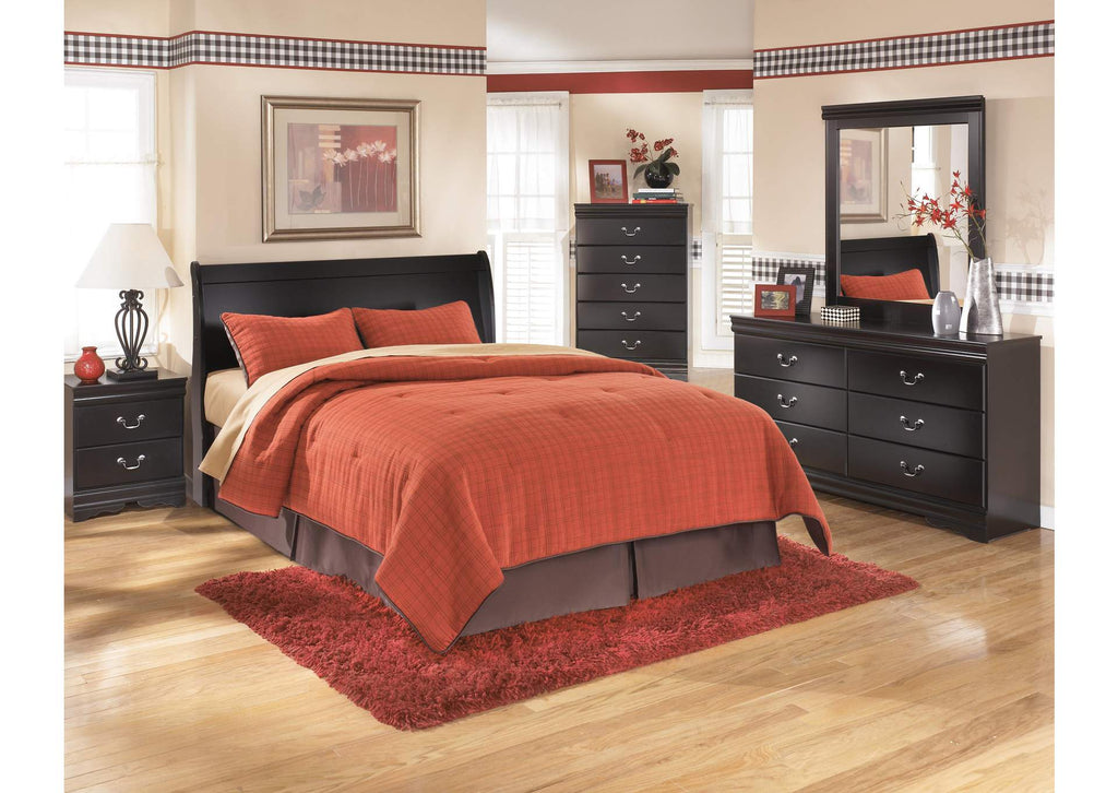 Huey Vineyard Queen Sleigh Headboard Bed with Mirrored Dresser, Chest and Nightstand