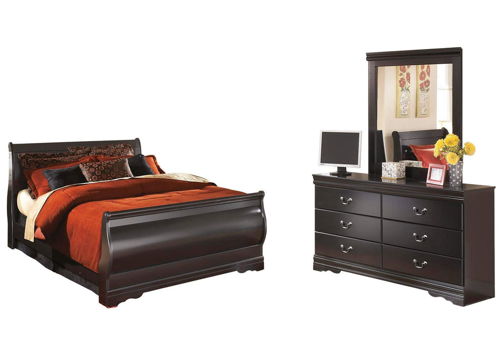 Huey Vineyard Queen Sleigh Bed with Mirrored Dresser