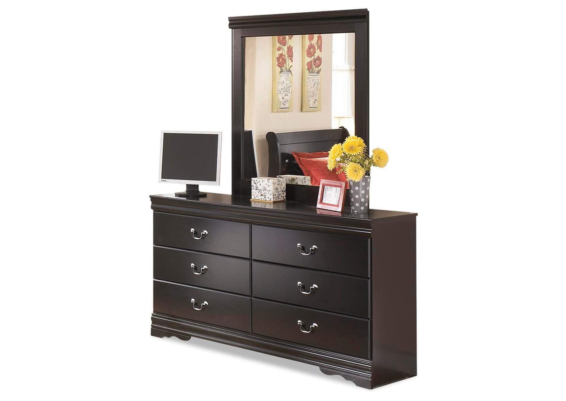 Huey Vineyard Full Sleigh Bed with Mirrored Dresser and 2 Nightstands