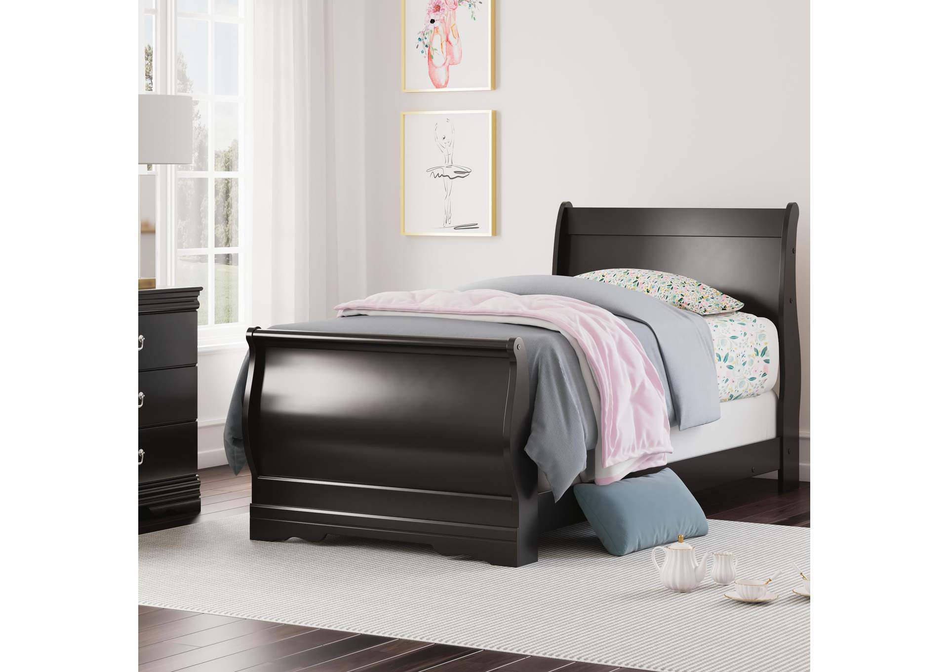 Huey Vineyard Twin Sleigh Bed