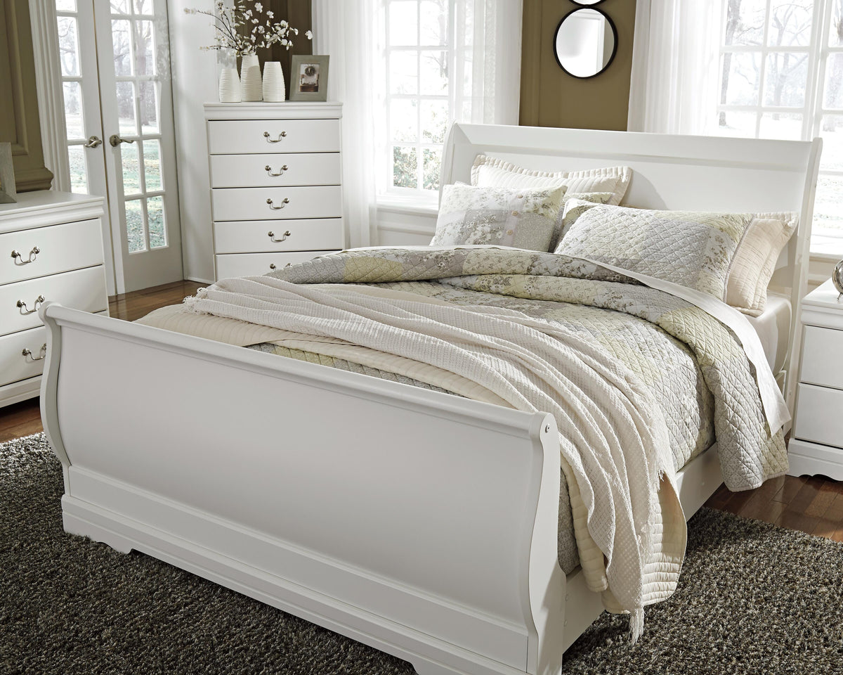 Anarasia Queen Sleigh Bed in White, lifestyle view