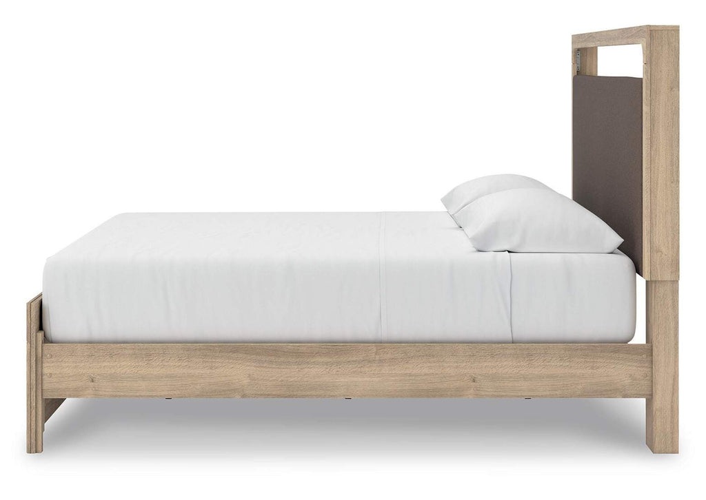 Hollymount King Upholstered Platform Bed, Dresser and Chest side view
