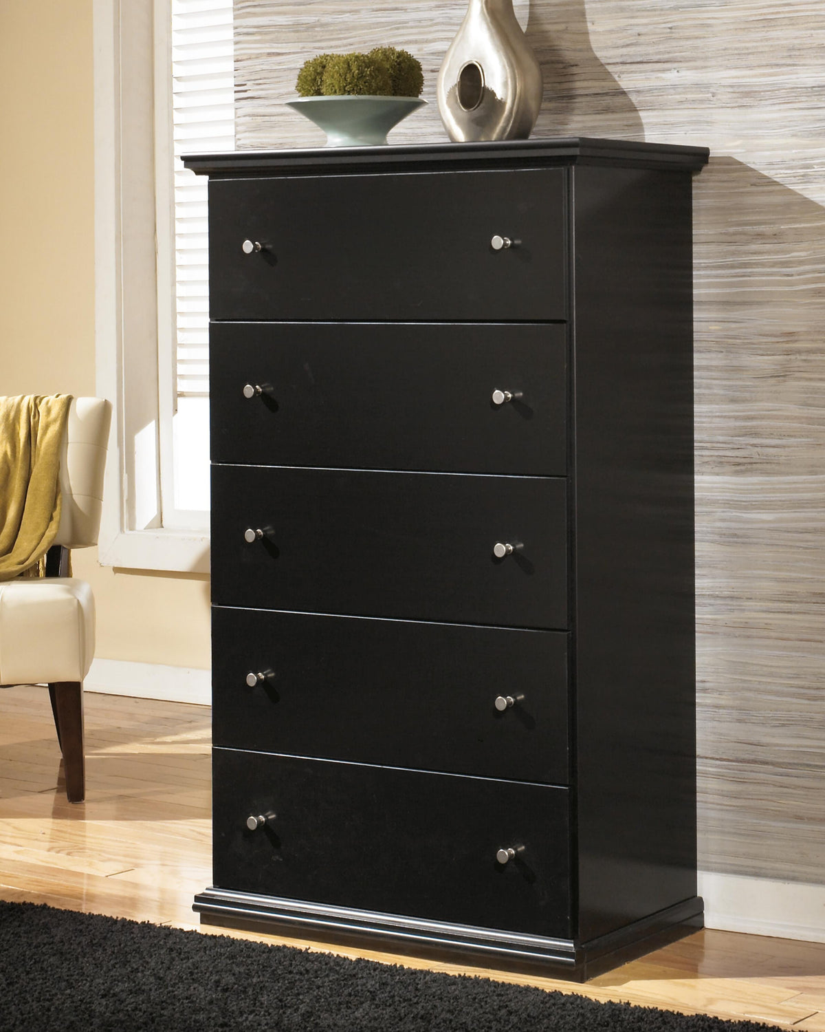 Maribel Chest of Drawers in Black, alternate view 3