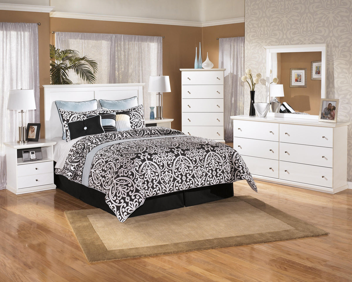 Bostwick Shoals Chest of Drawers in White, alternate view 4