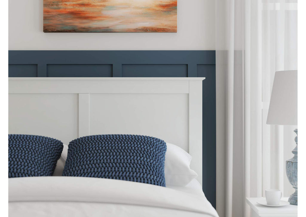 Bostwick Shoals Full Panel Bed with Mirrored Dresser and Chest detail