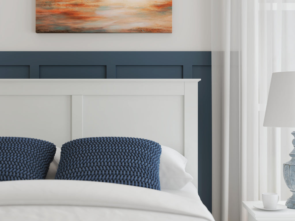 Bostwick Shoals Full Panel Bed in White, detail view