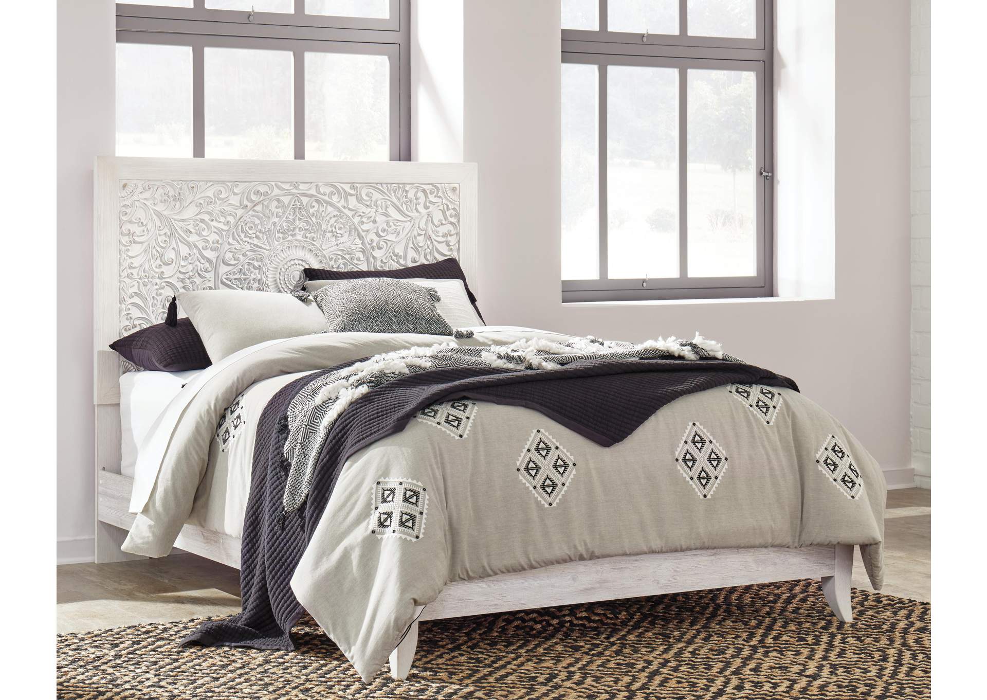 Paxberry Queen Panel Bed with Mirrored Dresser and Nightstand room view