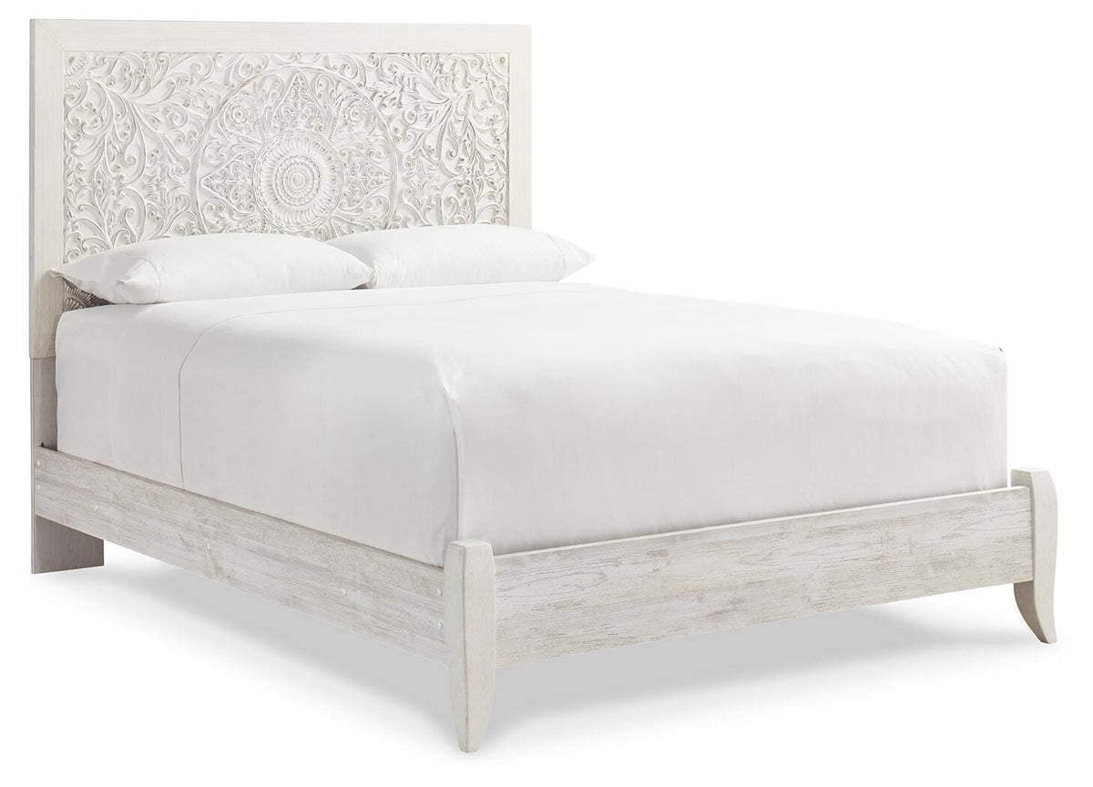 Paxberry Queen Panel Bed in Whitewash, angle view