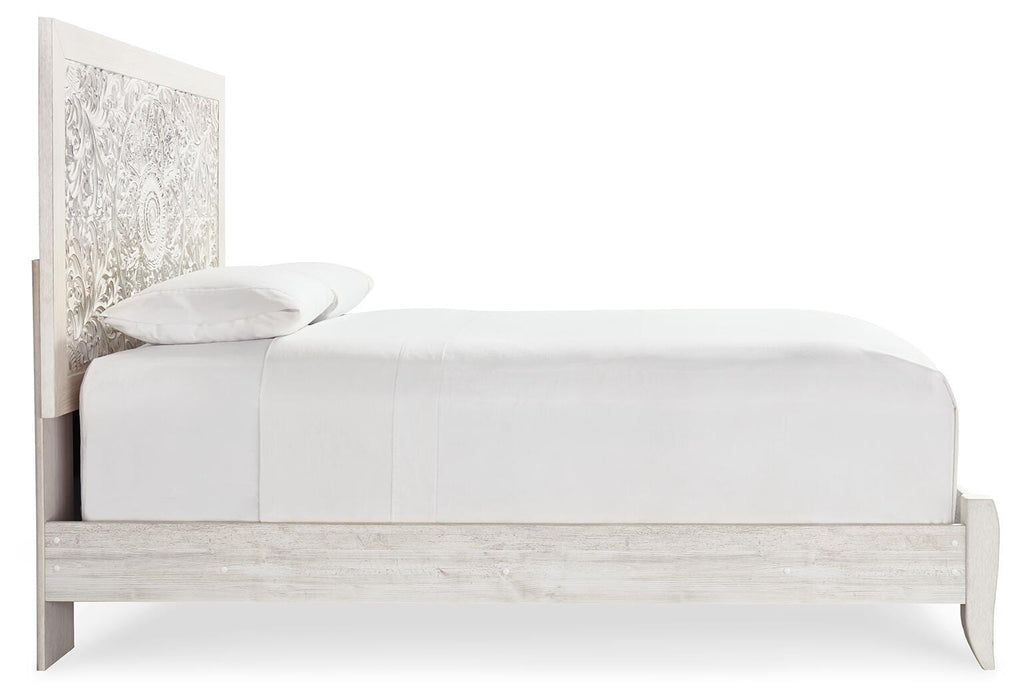 Paxberry Queen Panel Bed in Whitewash, side view