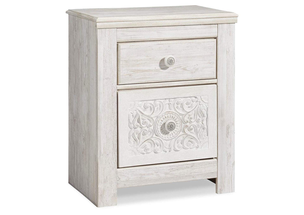Paxberry Queen Panel Bed with Mirrored Dresser, Chest and Nightstand angled view