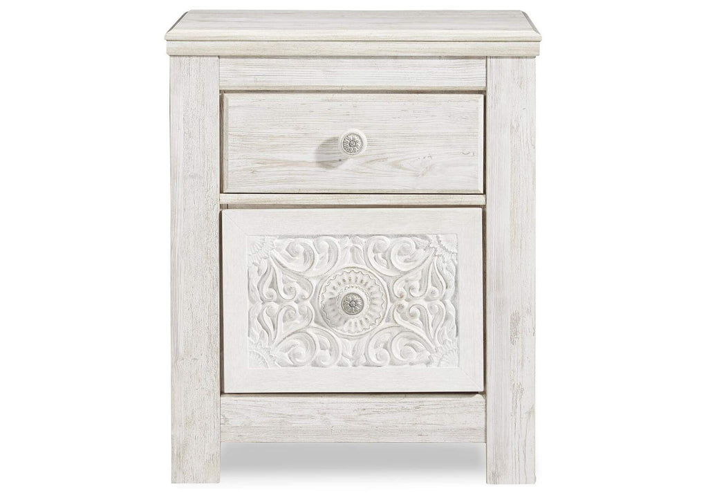 Paxberry Queen Panel Bed with Mirrored Dresser, Chest and Nightstand