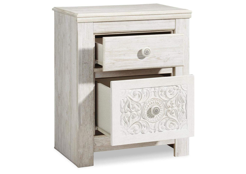 Paxberry Queen Panel Bed with Mirrored Dresser, Chest and Nightstand angled view