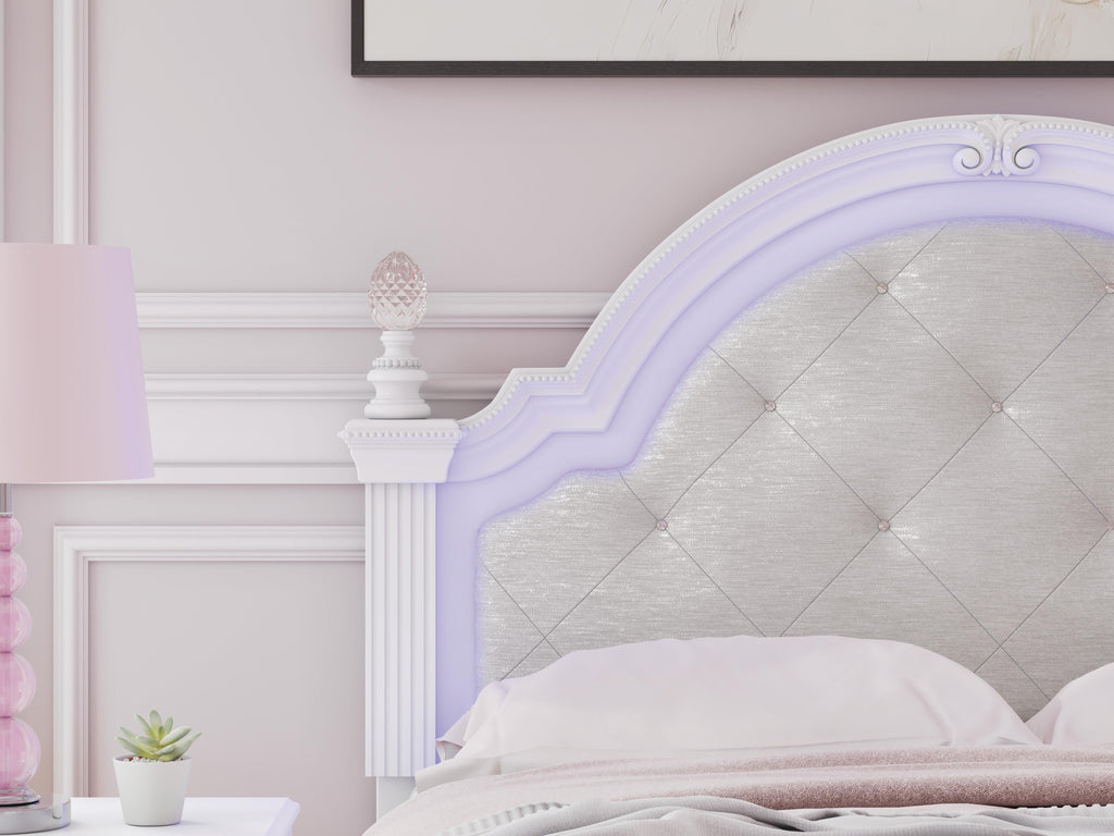 Kozlani Full Upholstered Panel Bed in White, detail view