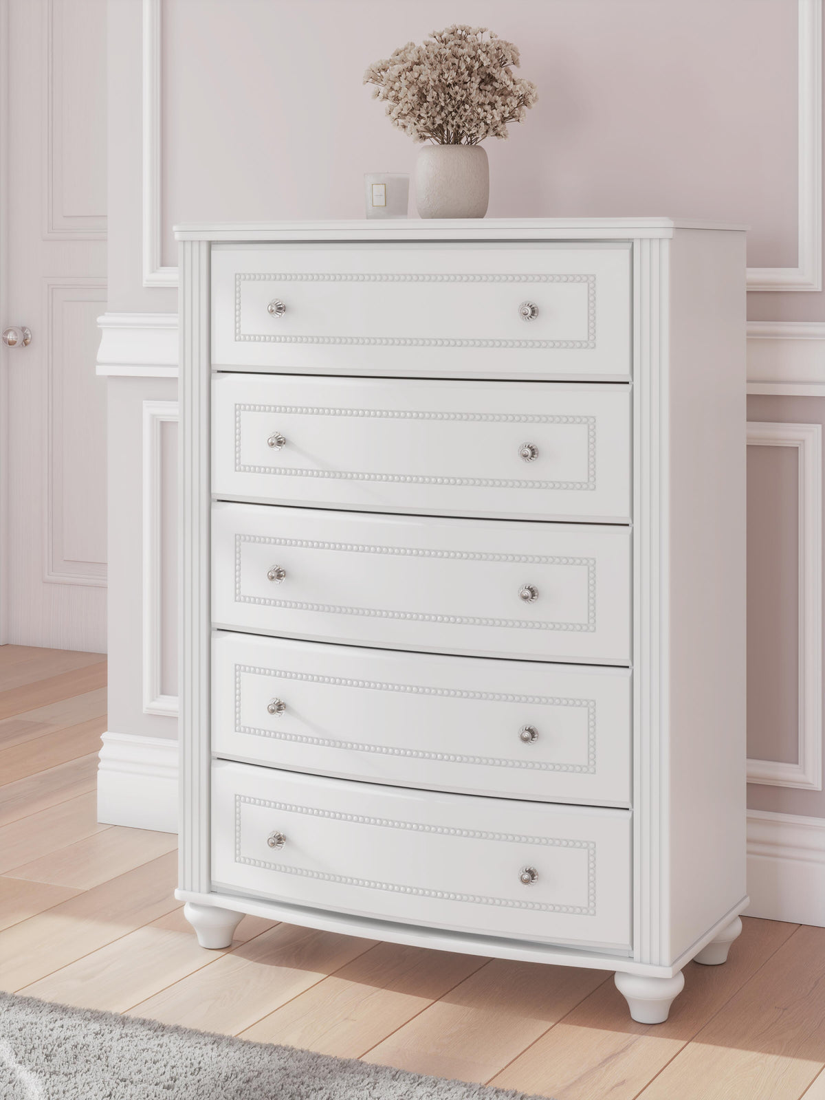 Kozlani Chest of Drawers in White, alternate view 3