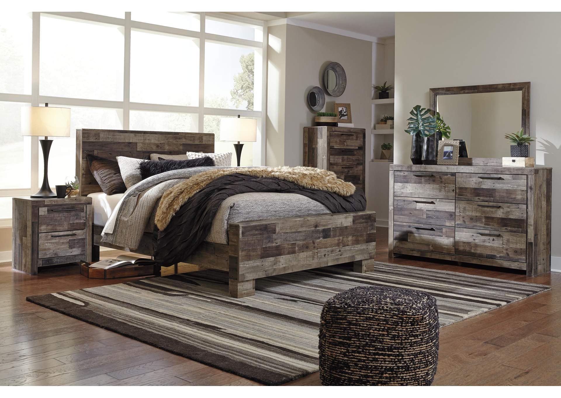 Derekson Queen Panel Bed with Mirrored Dresser, Chest and 2 Nightstands