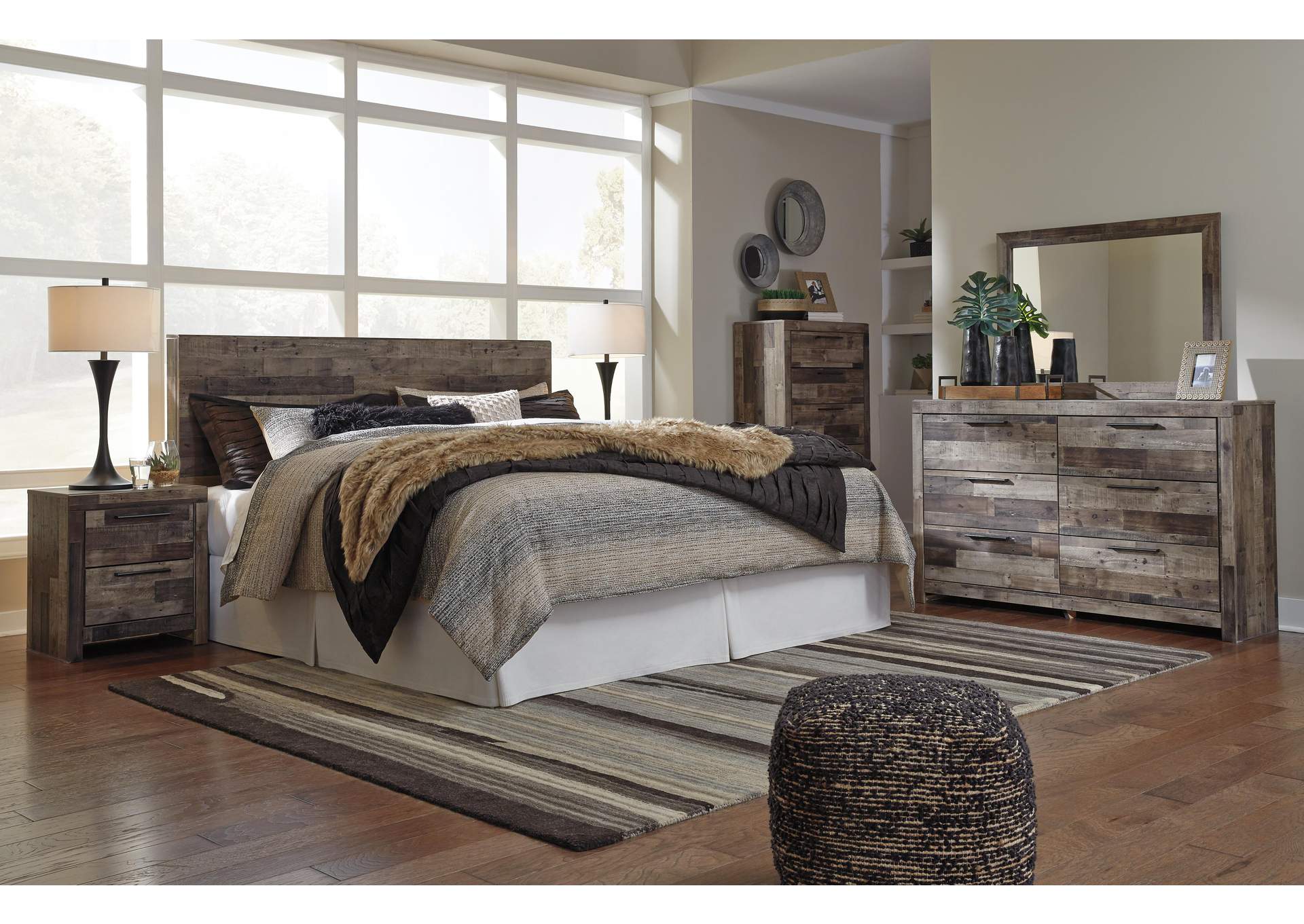 Derekson King Panel Headboard Bed with Mirrored Dresser, Chest and Nightstand