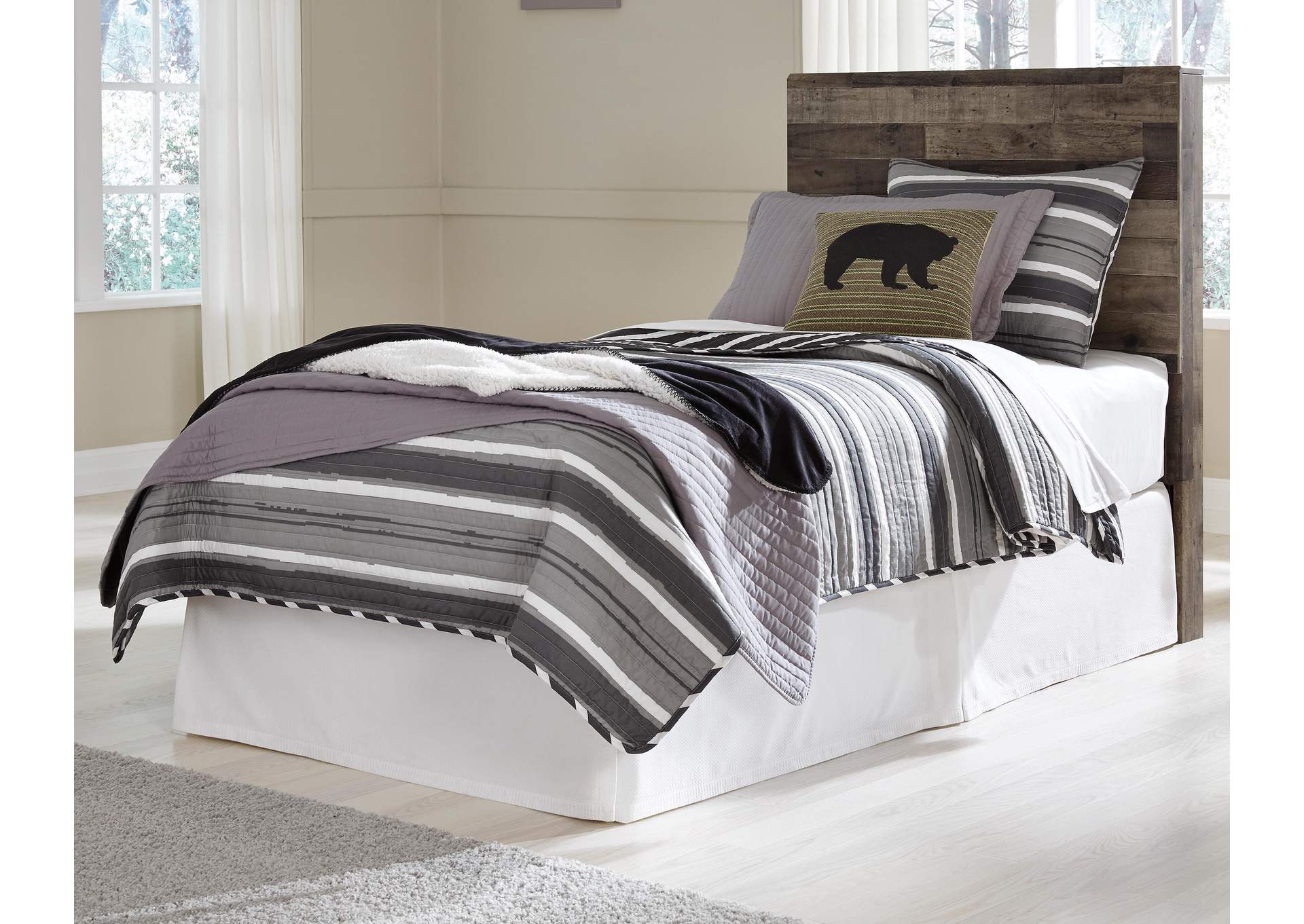 Derekson Twin Panel Headboard Bed with Mirrored Dresser, Chest and 2 Nightstands room view