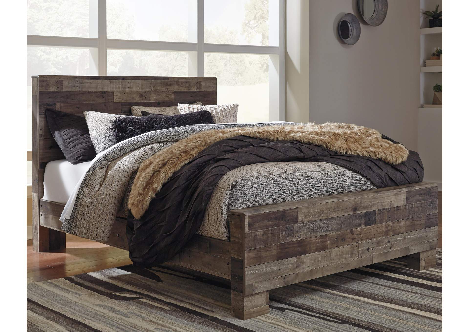 Derekson Queen Panel Bed with Mirrored Dresser and 2 Nightstands room view