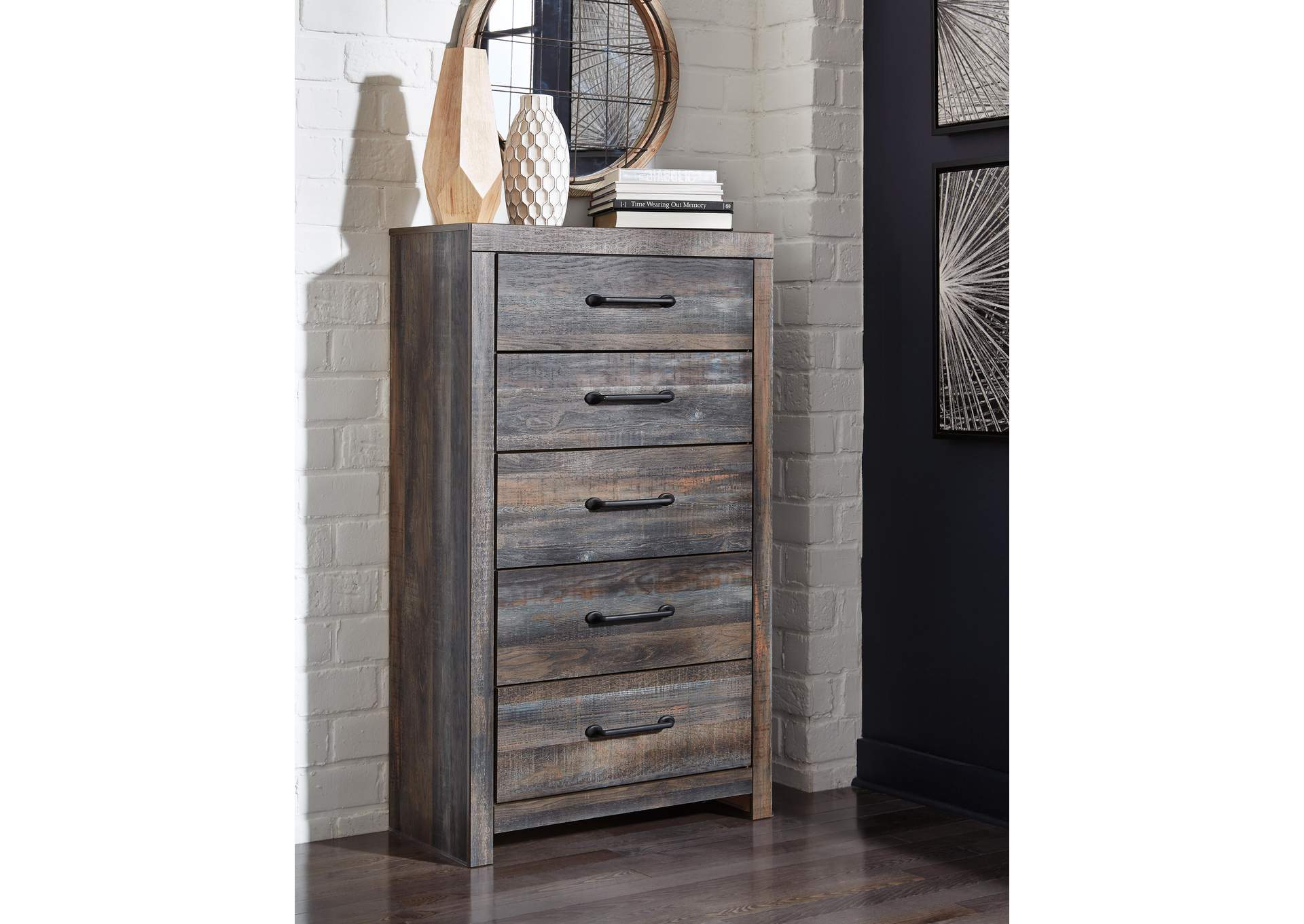 Drystan Queen Panel Bed with Chest and Nightstand