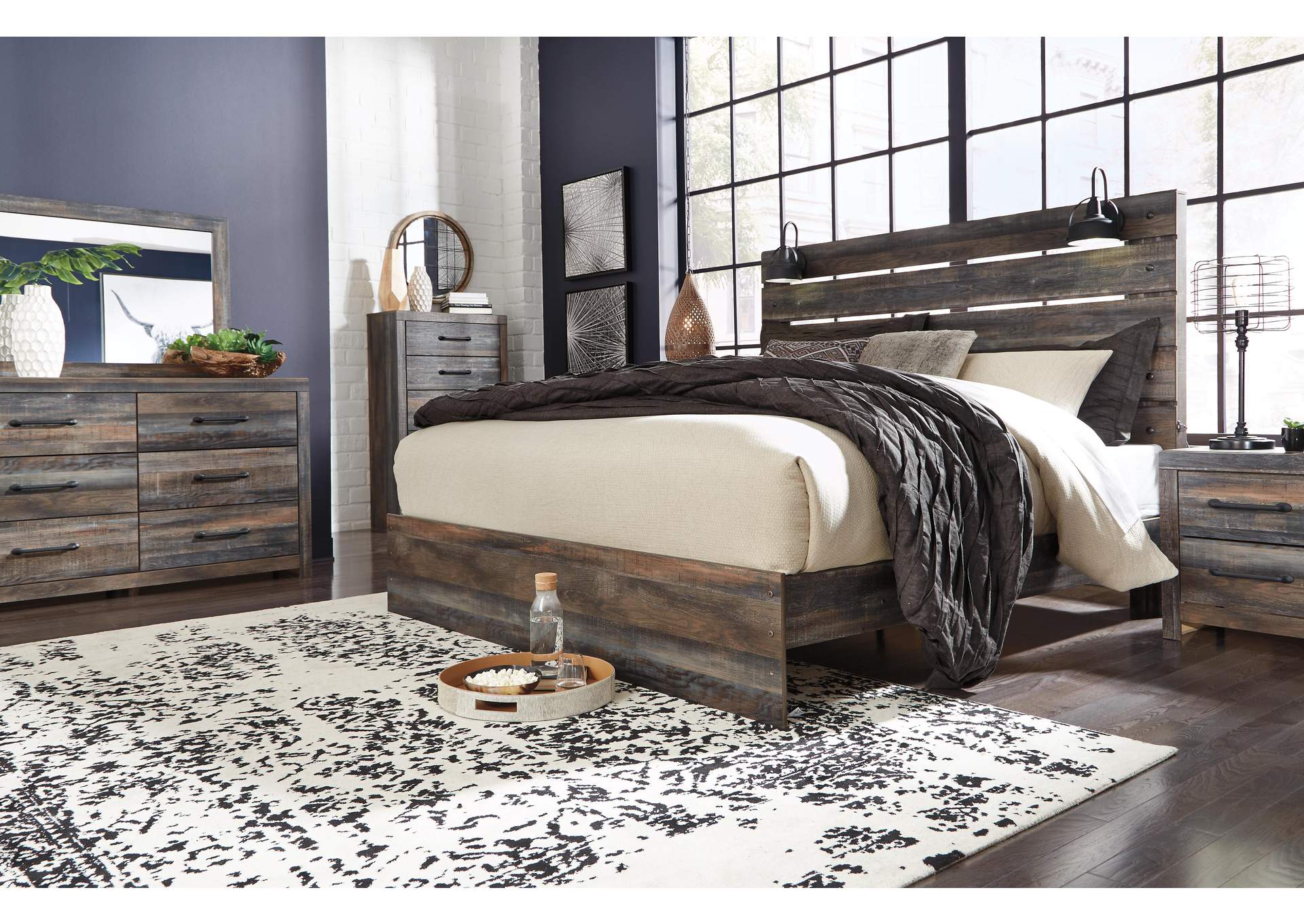 Drystan King Panel Bed with Mirrored Dresser, Chest and Nightstand