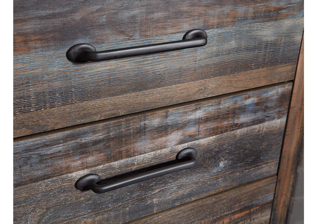 Drystan Full Panel Headboard Bed with Mirrored Dresser, Chest and Nightstand detail