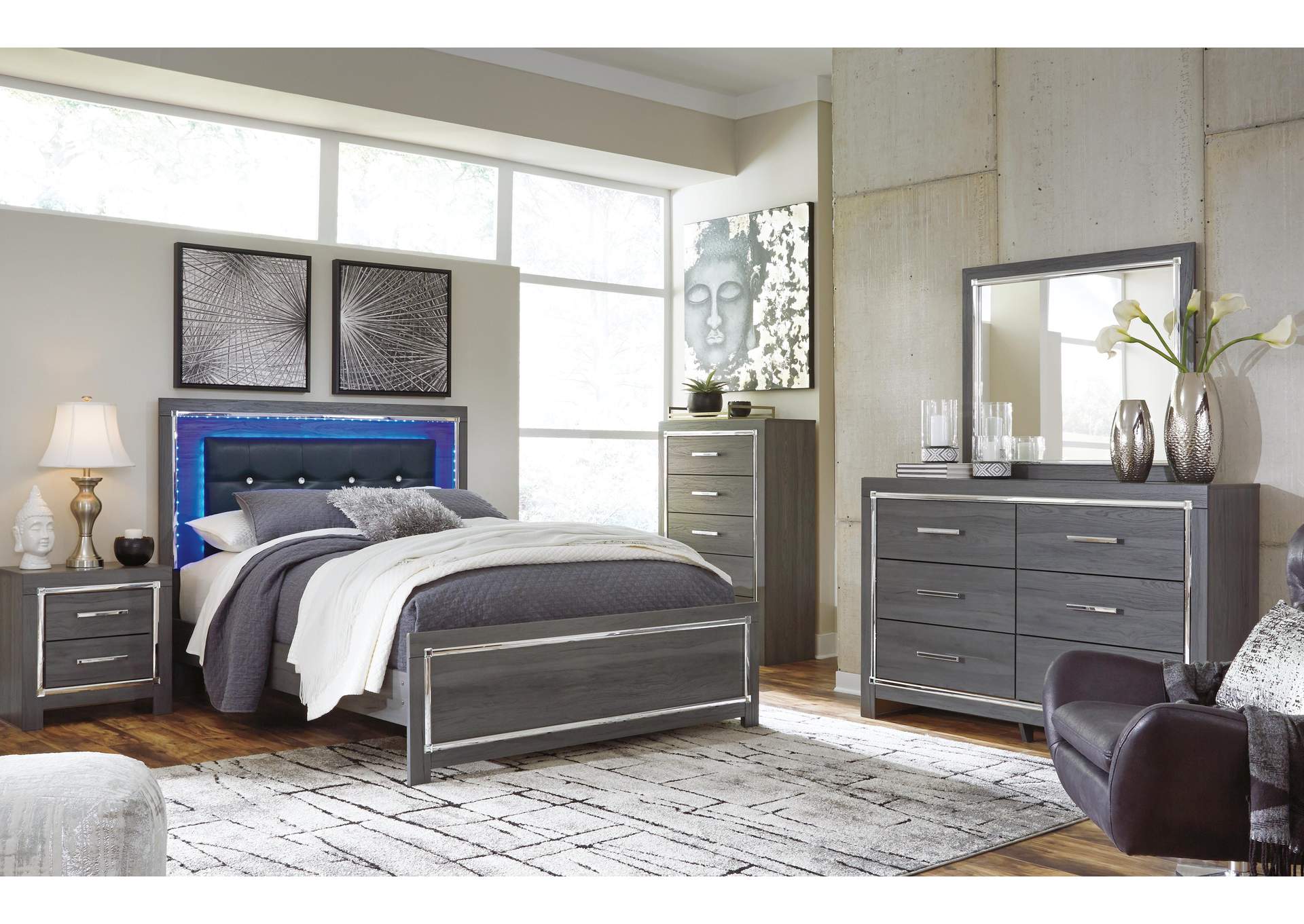 Lodanna Queen Panel Bed