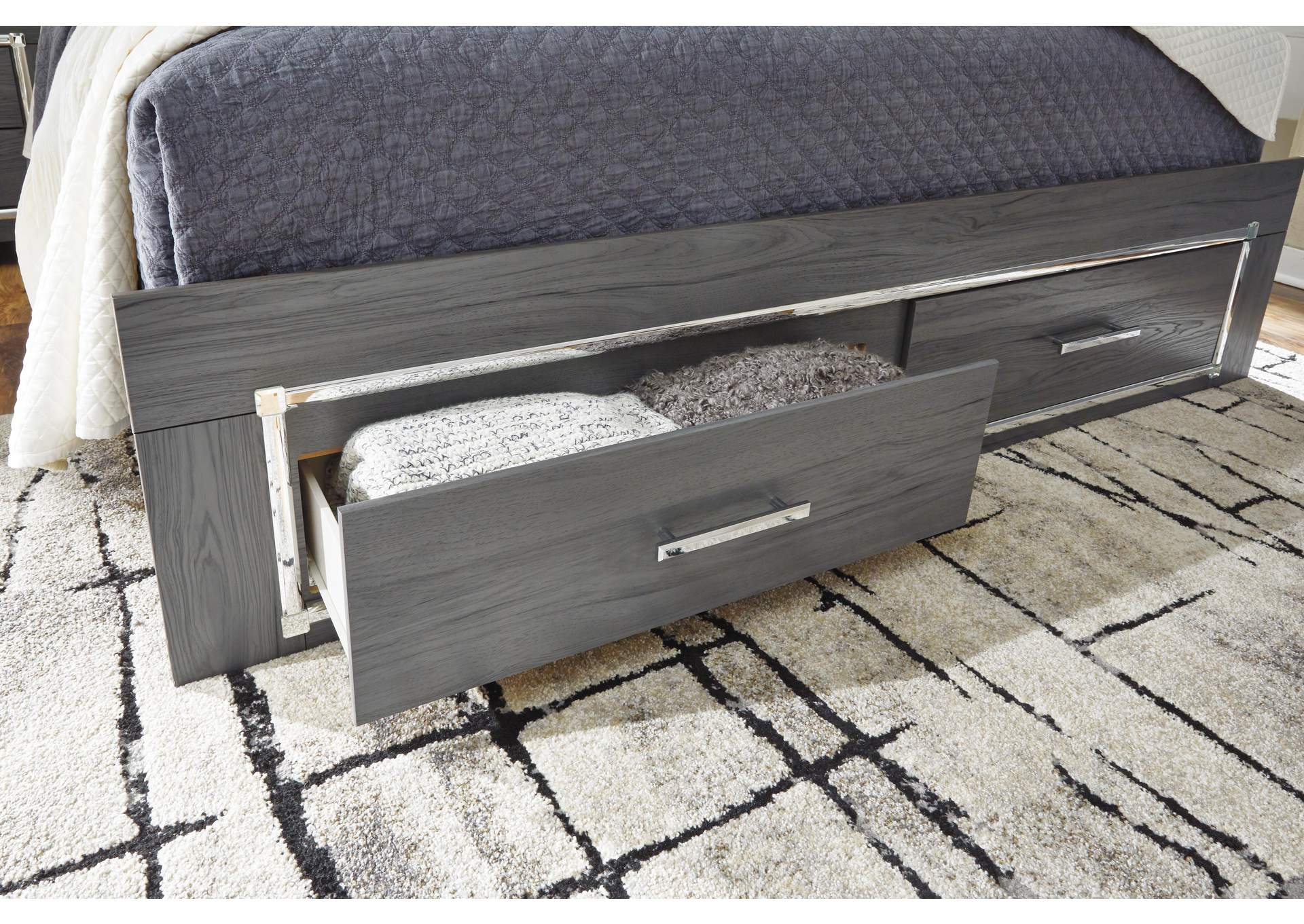 Lodanna Full Panel Bed with 2 Storage Drawers detail