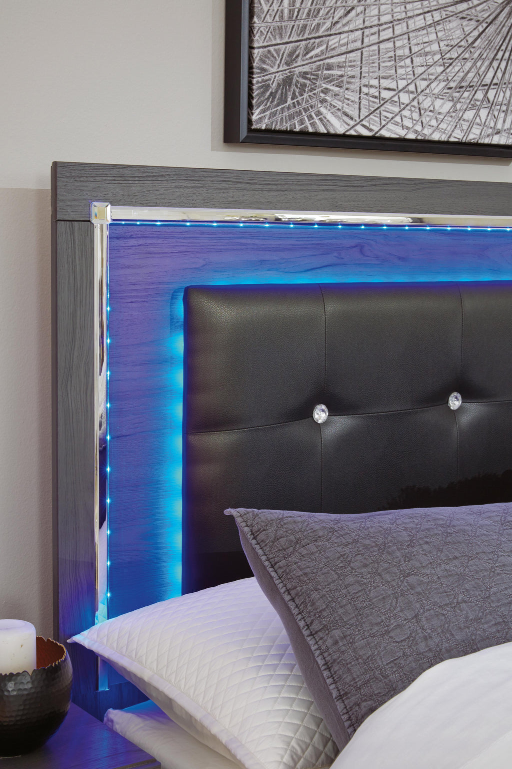 Lodanna Queen Panel Bed - image 9