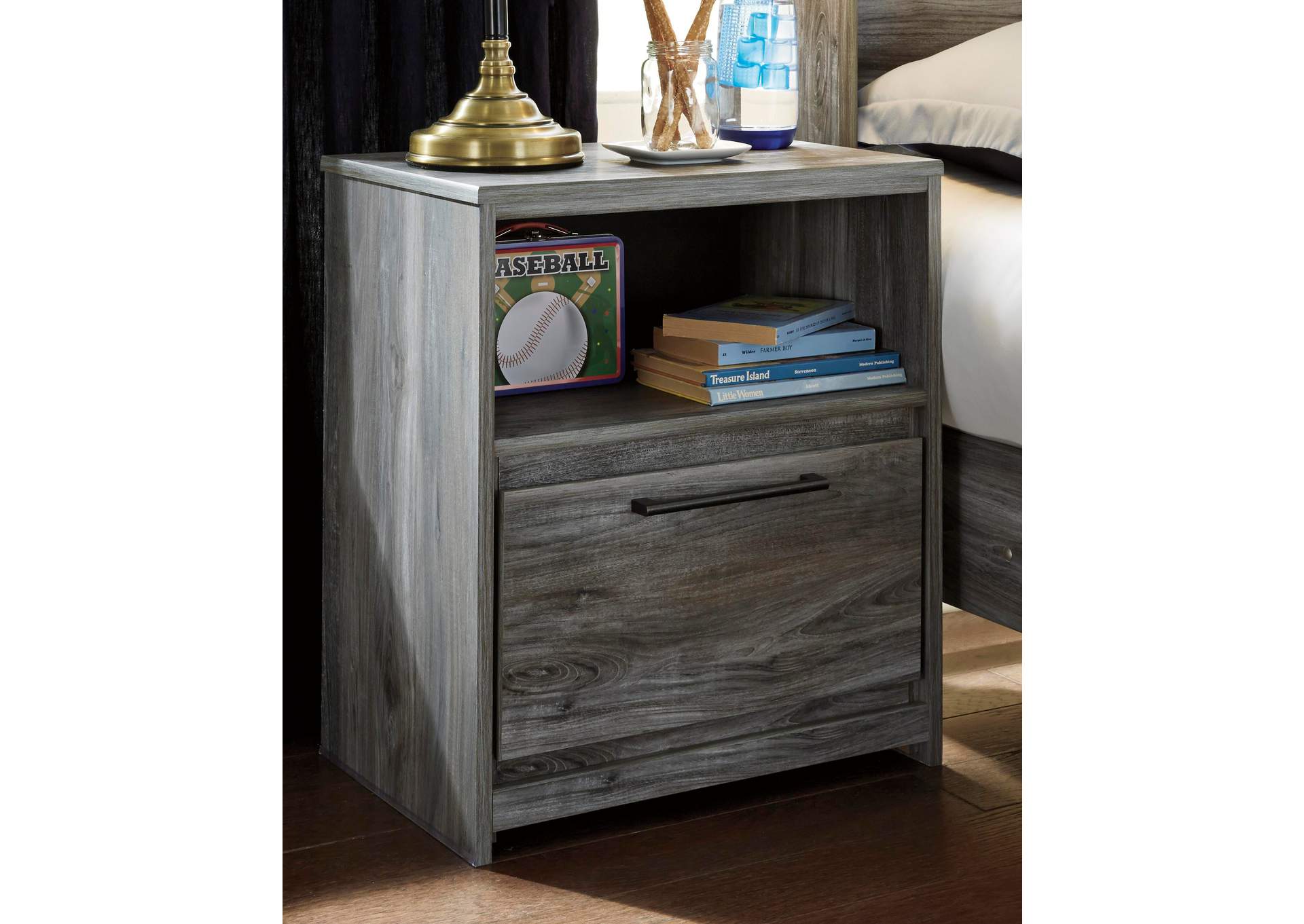 Baystorm King Panel Bed with 2 Storage Drawers with Mirrored Dresser, and Nightstand room view