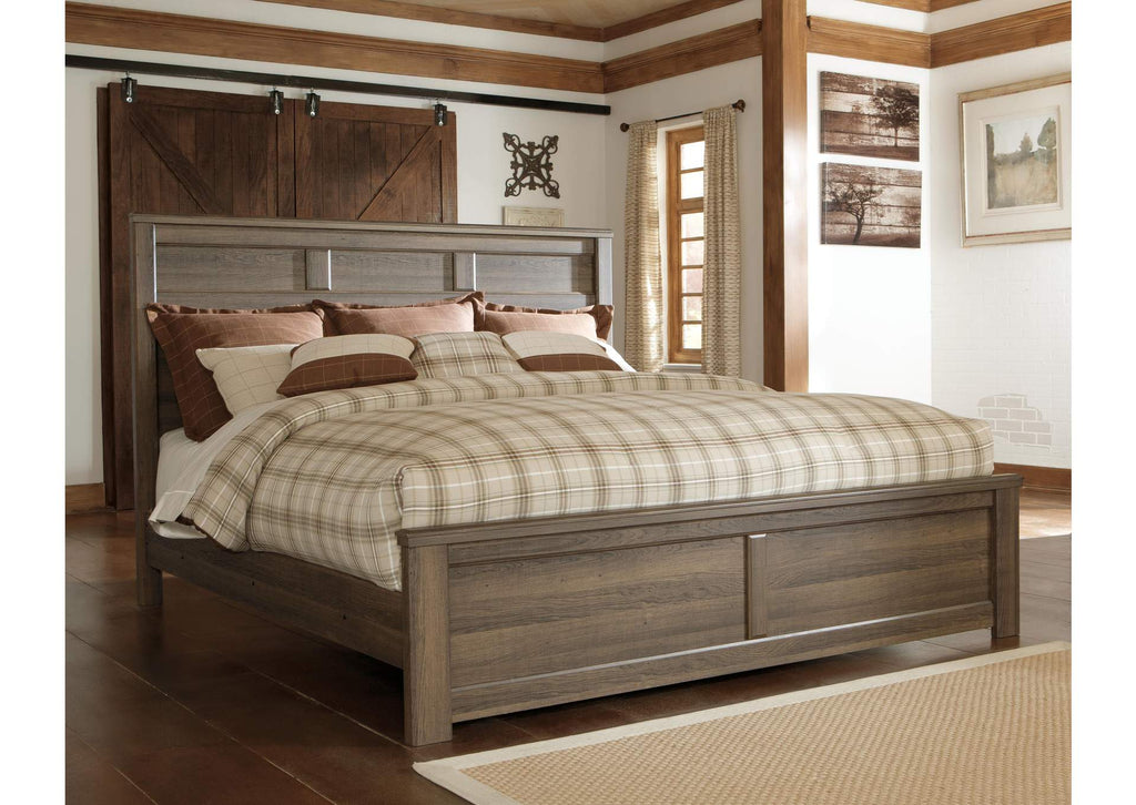 Juararo California King Panel Bed with Mirrored Dresser