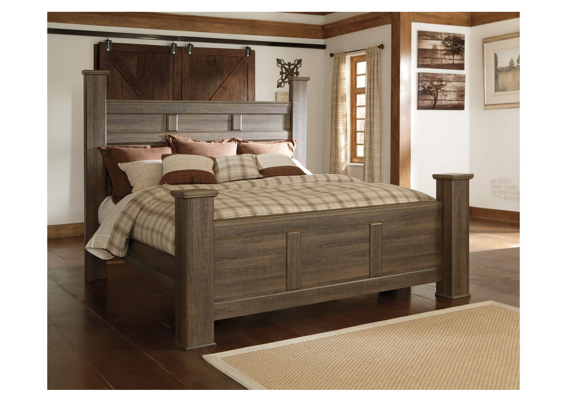 Juararo California King Poster Bed with Mirrored Dresser and Chest
