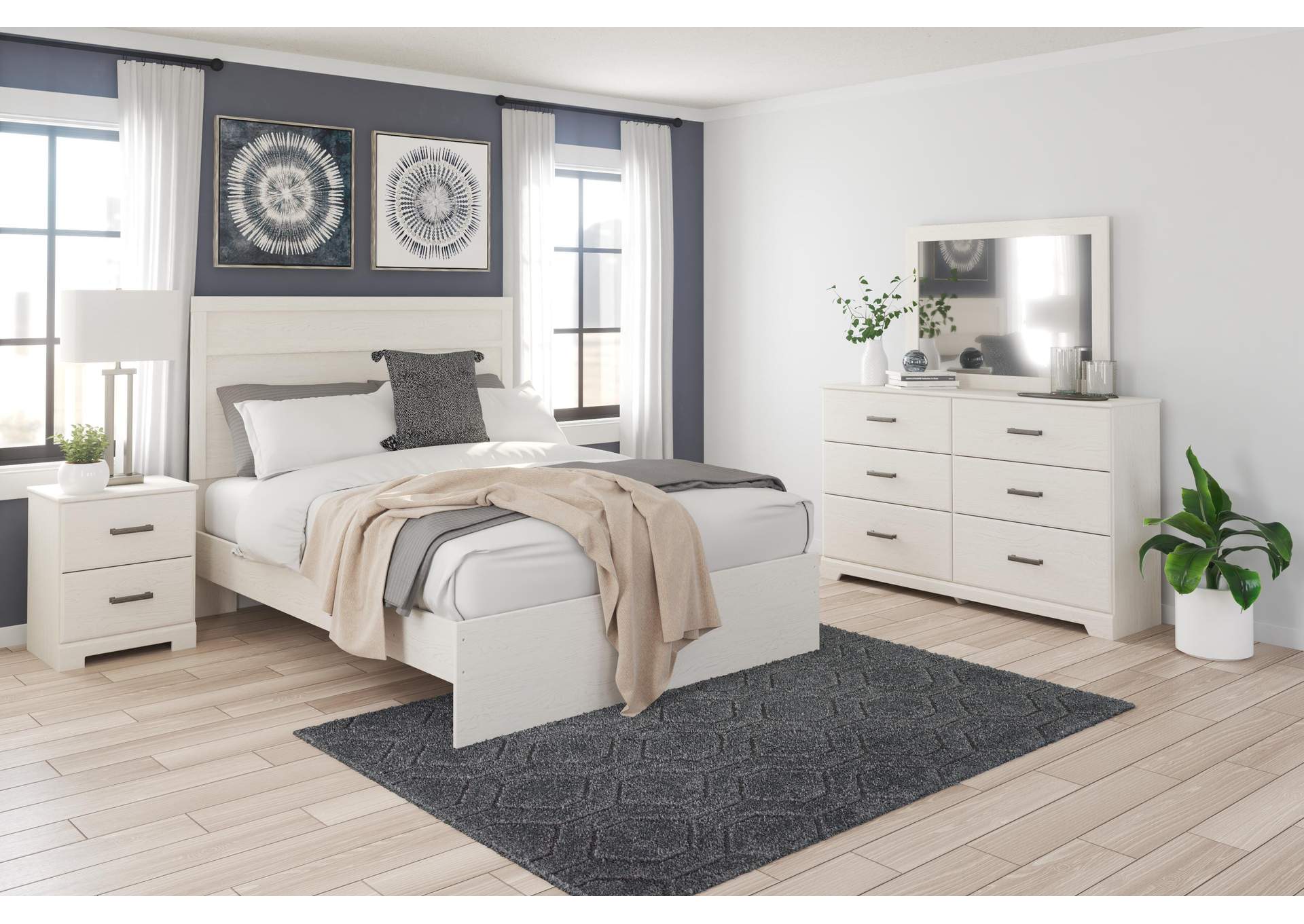 Stelsie Queen Panel Bed