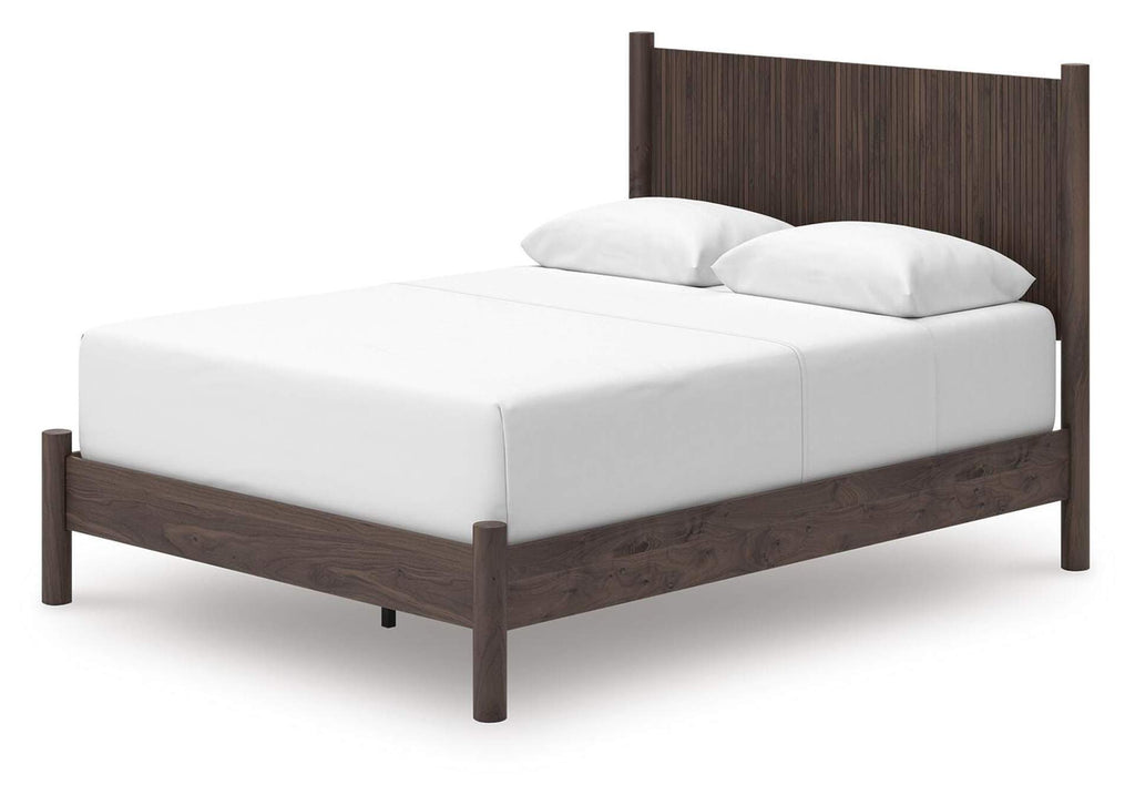 Cadmori Queen Panel Bed, Dresser, Mirror and Nightstand angled view