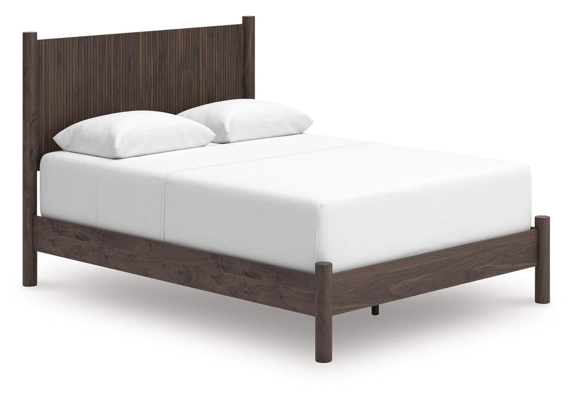 Cadmori Queen Panel Bed, Chest and Nightstand angled view