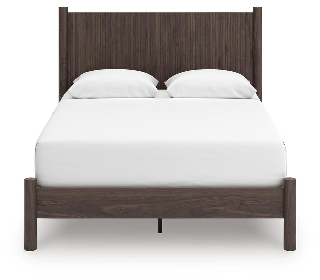 Pamytta Queen Panel Platform Bed in Brown, front view