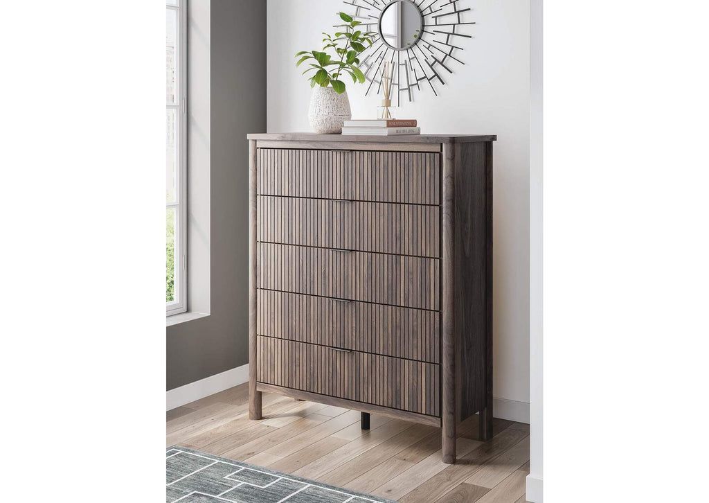 Cadmori King Panel Bed, Chest and Nightstand