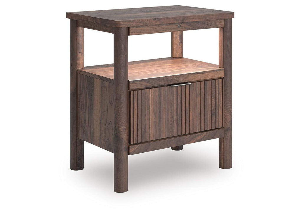 Cadmori Queen Panel Bed, Dresser, Mirror, Chest and Nightstand angled view