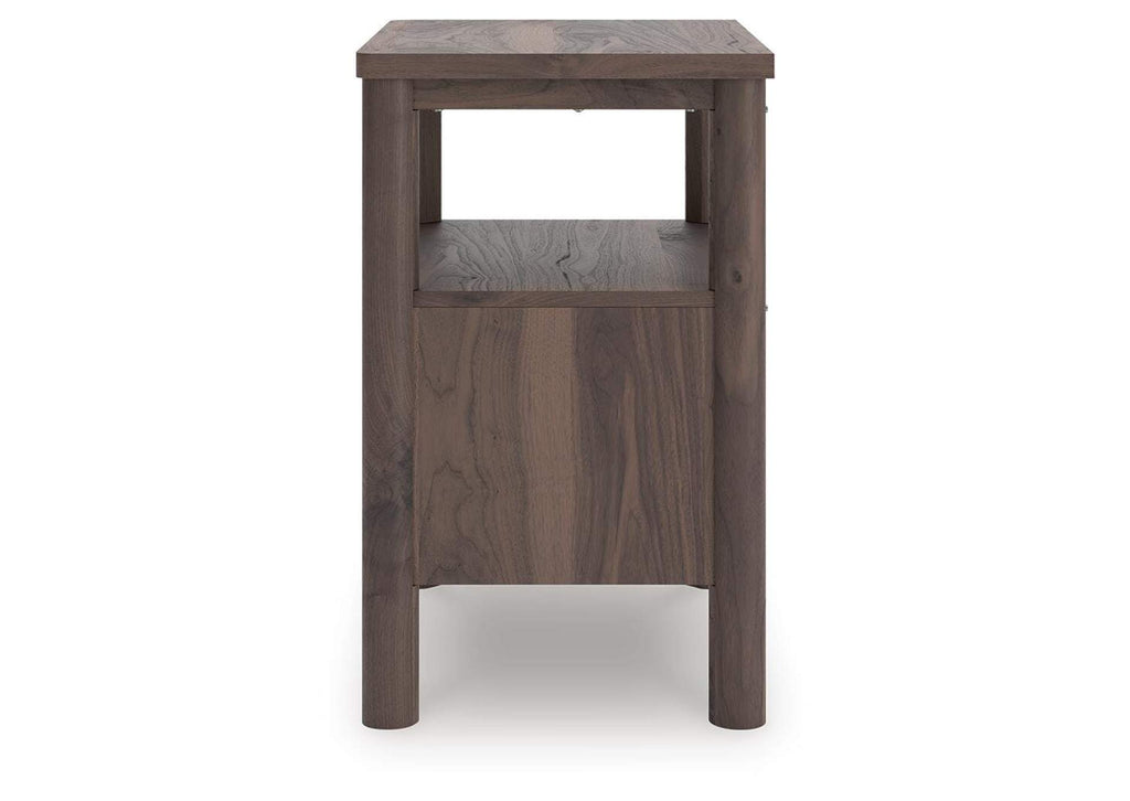 Cadmori Queen Panel Bed, Chest and Nightstand side view