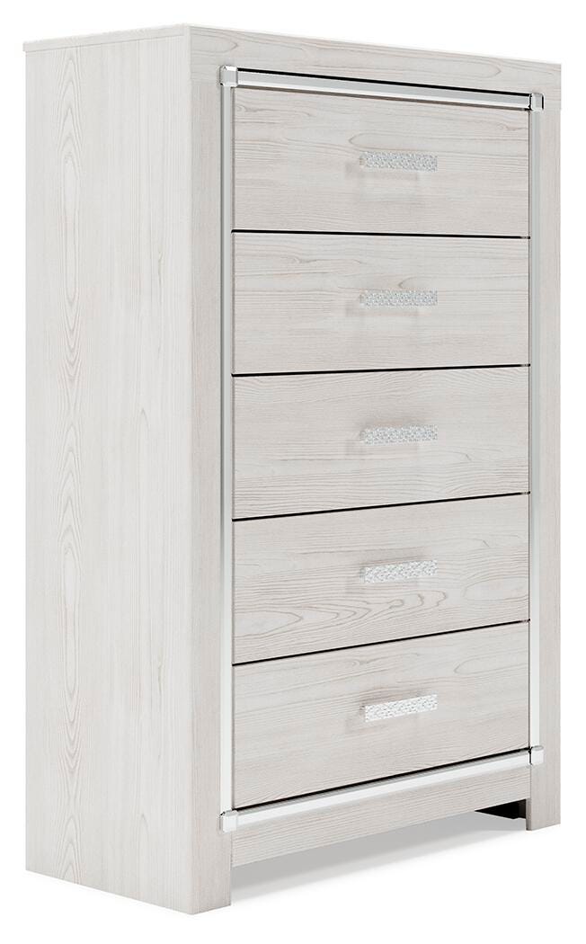 Altyra Chest of Drawers in White, closed view