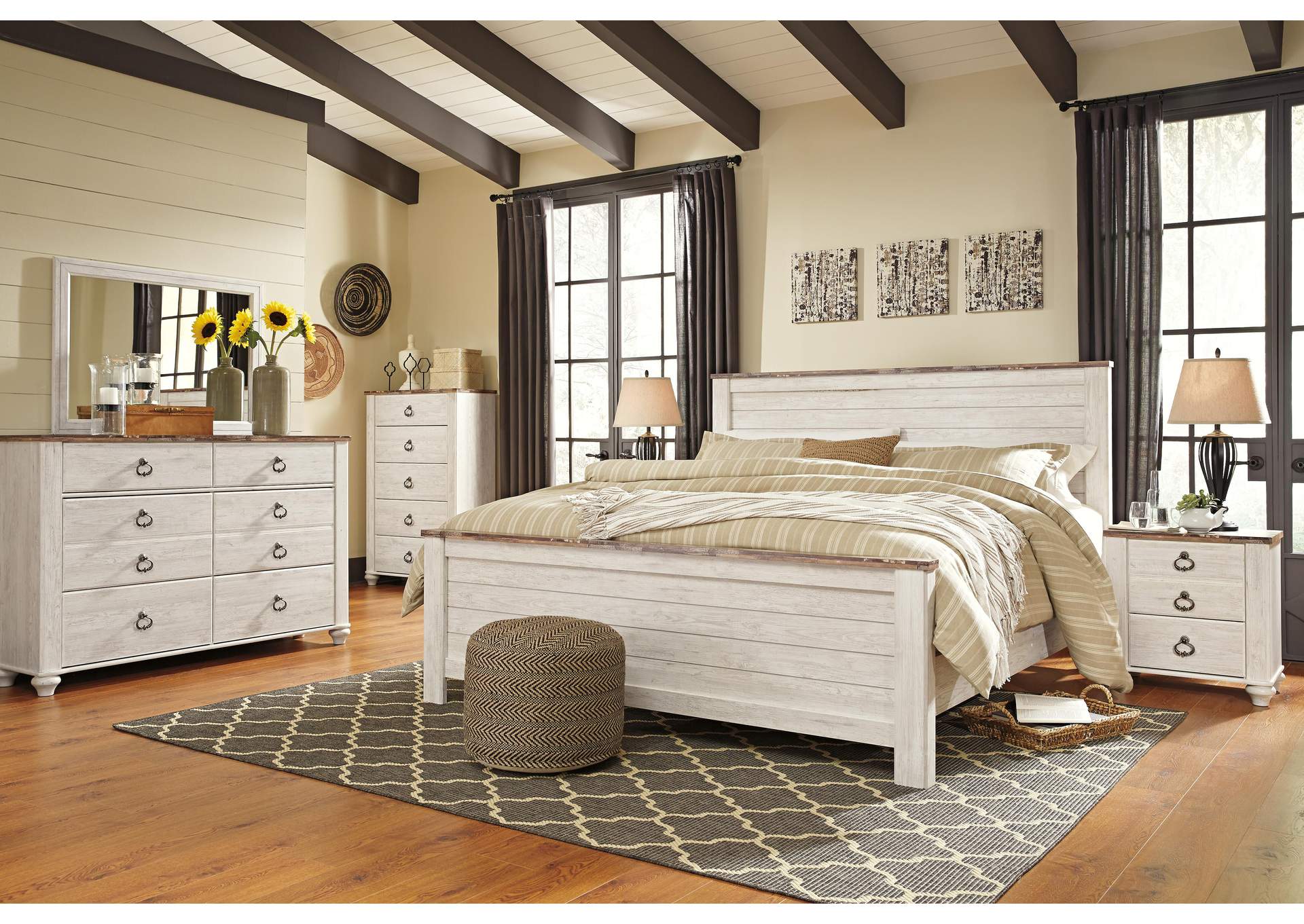 Willowton King Panel Bed with Mirrored Dresser and Nightstand