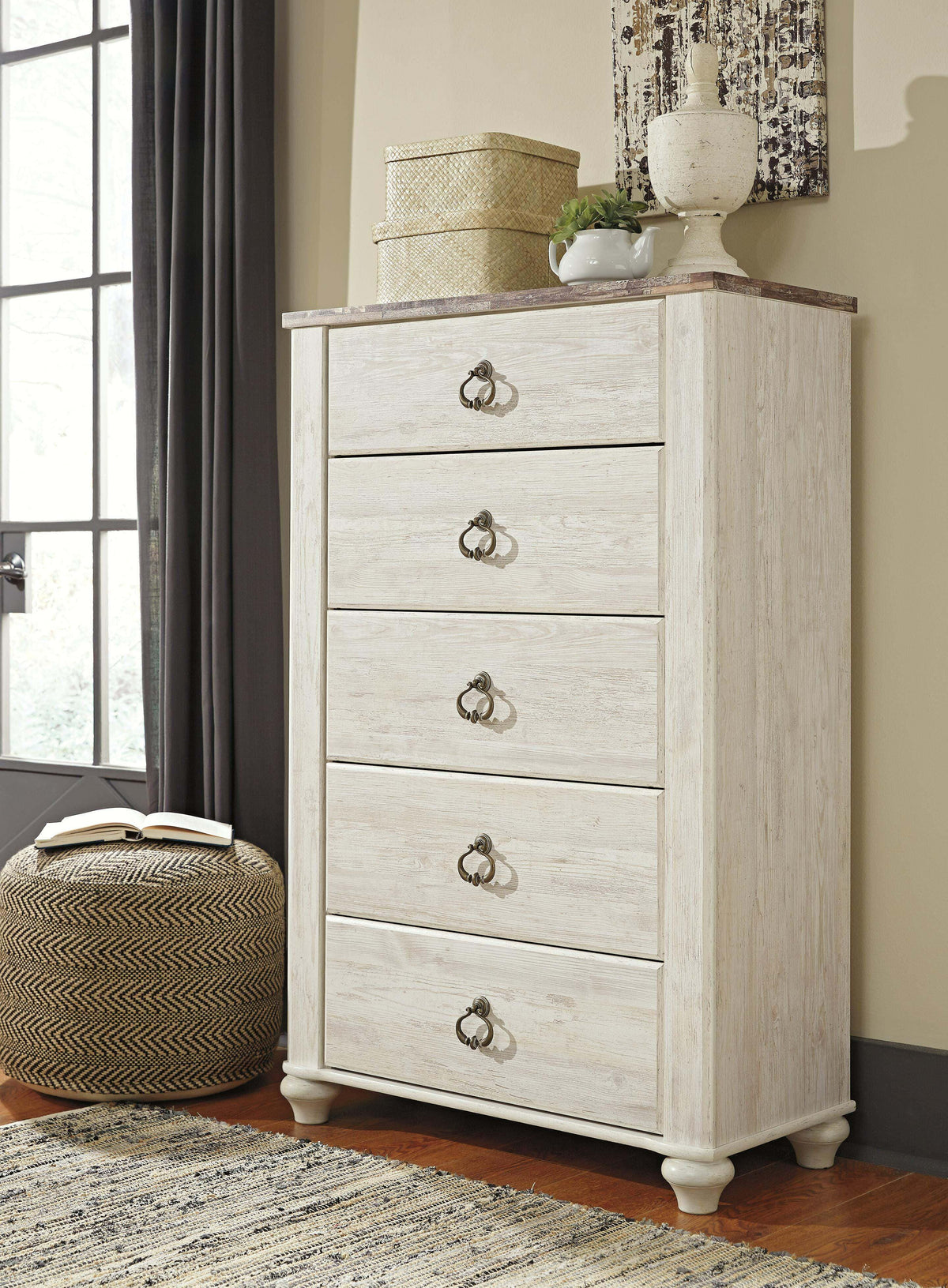 Willowton Chest of Drawers in Whitewash, alternate view 3
