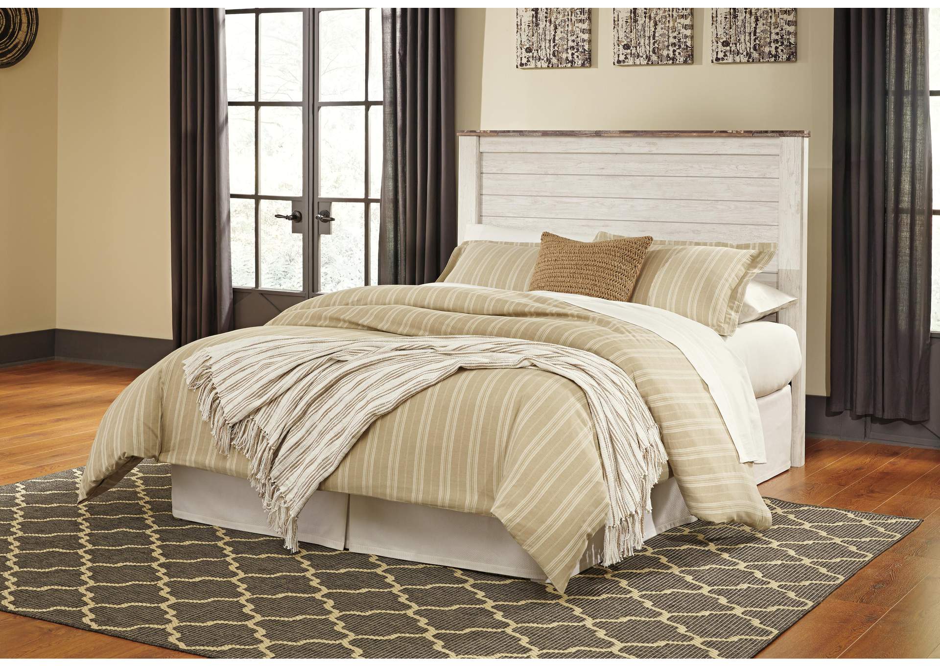 Willowton Queen/Full Panel Headboard Bed with Mirrored Dresser and Chest