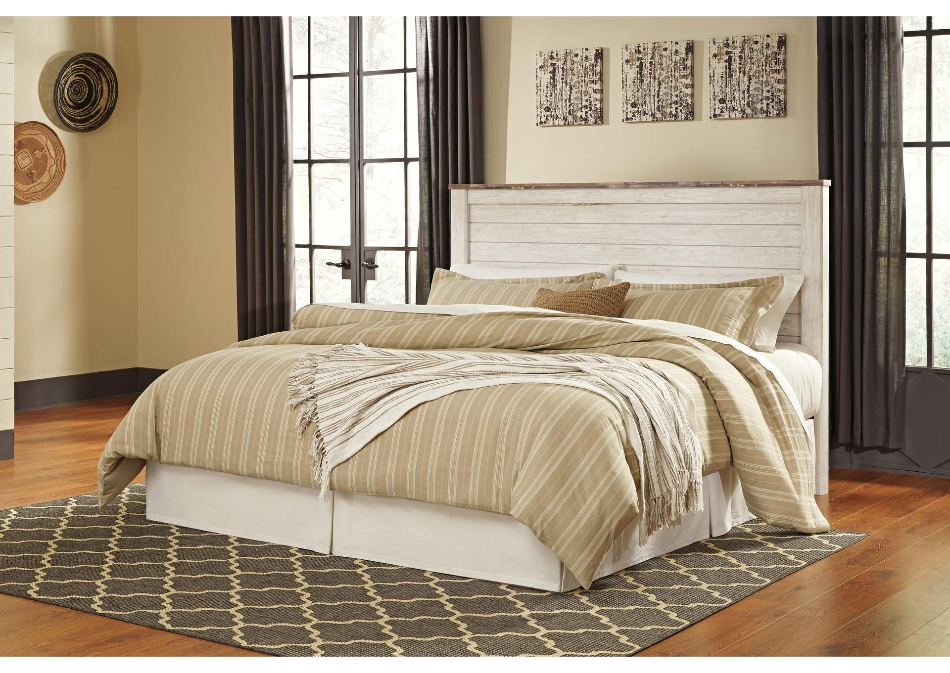 Willowton King/California King Panel Headboard Bed with Mirrored Dresser