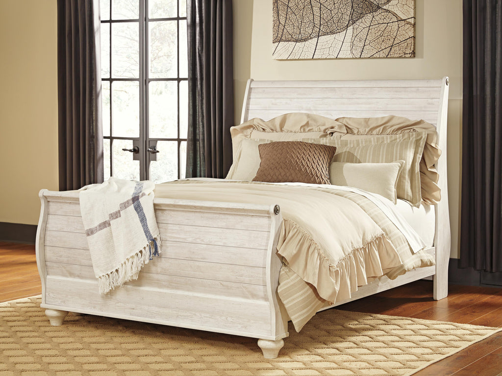 Willowton Queen Sleigh Bed in Whitewash, lifestyle view