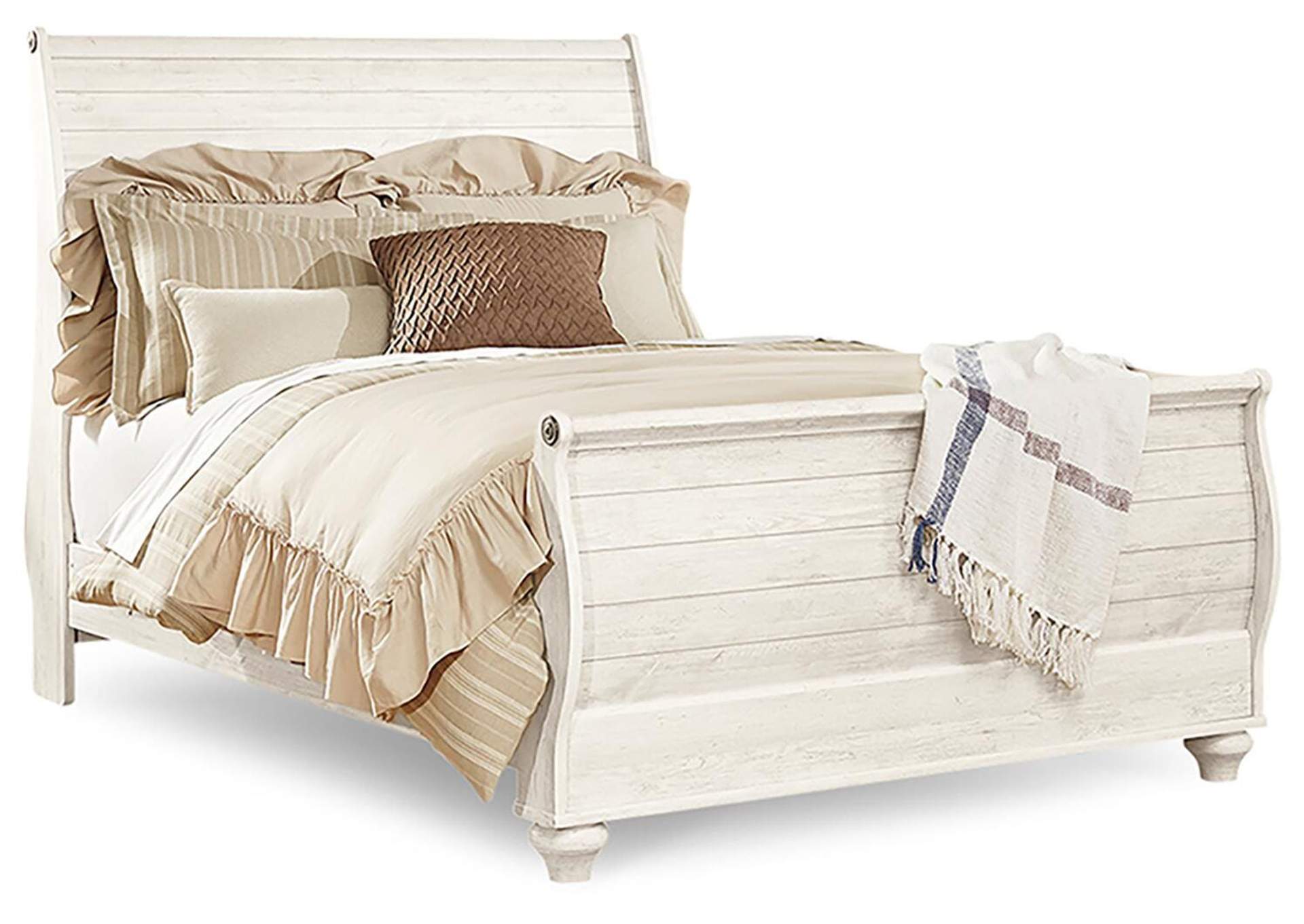 Willowton Queen Sleigh Bed with Mirrored Dresser and Chest