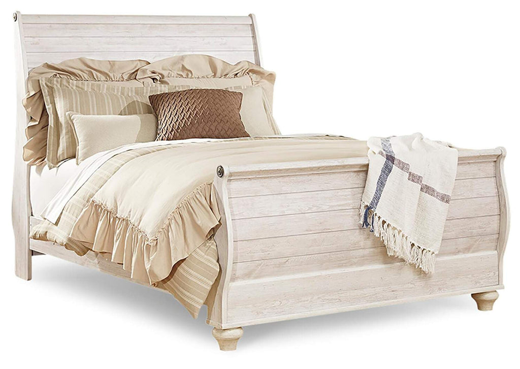 Willowton Queen Sleigh Bed with Mirrored Dresser and Nightstand