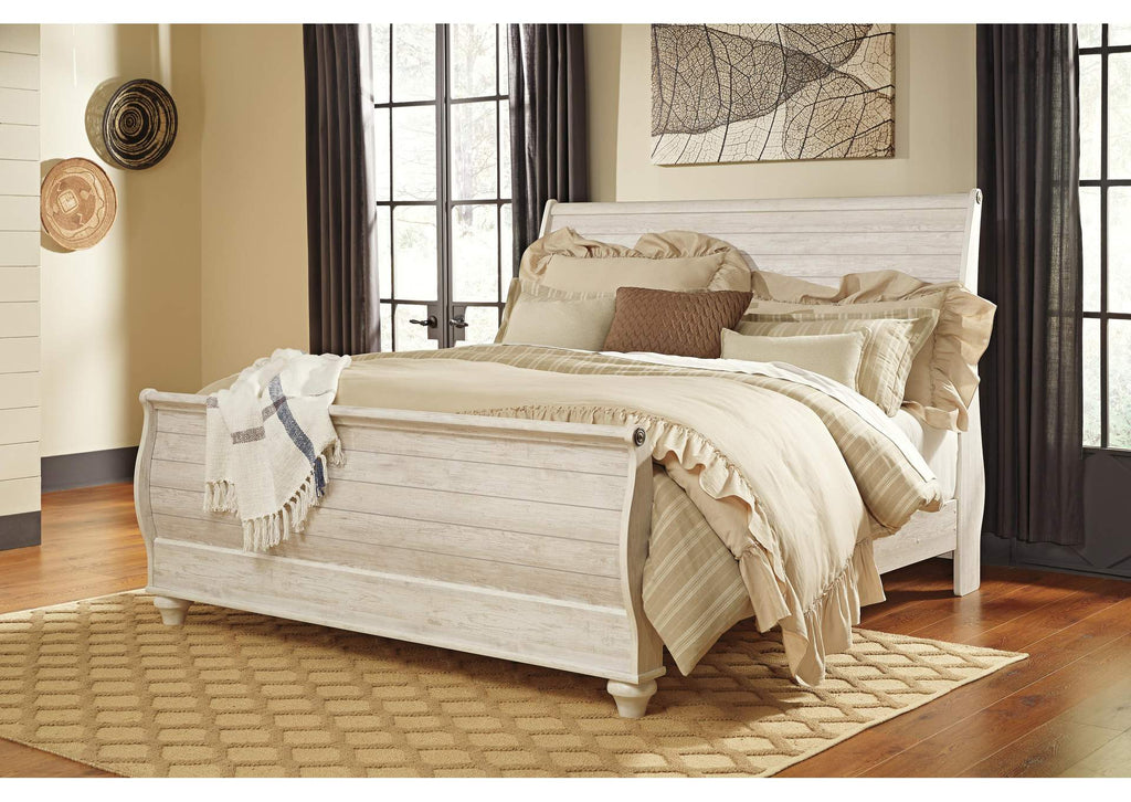 Willowton King Sleigh Bed with Mirrored Dresser, Chest and 2 Nightstands