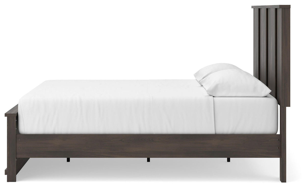 Shaehartin King Panel Platform Bed, alternate view 7